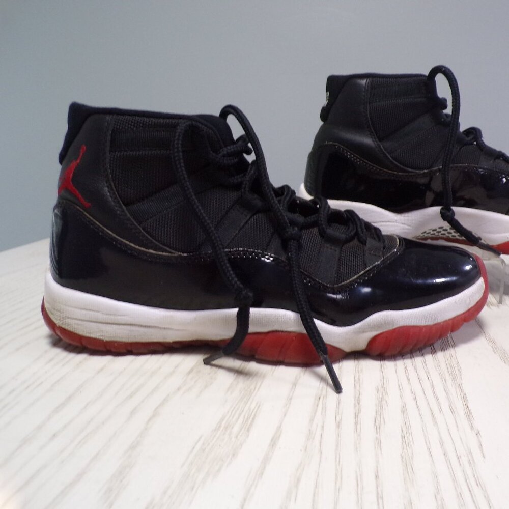 2019 Nike Air Jordan 11 Retro Bred 378037-061 Size 10